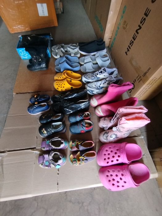 Детская и взрослая обувь