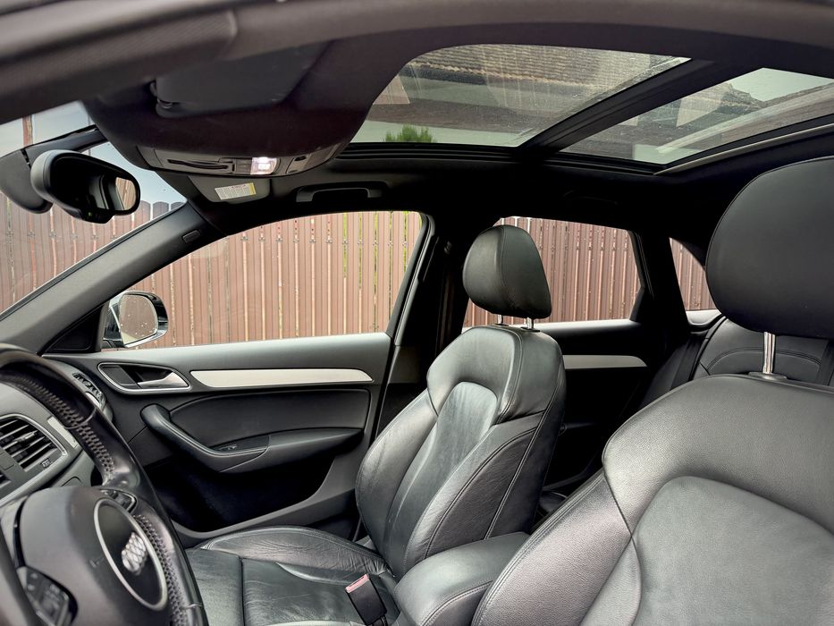 Audi Q3 S-line full panoramic / Automat