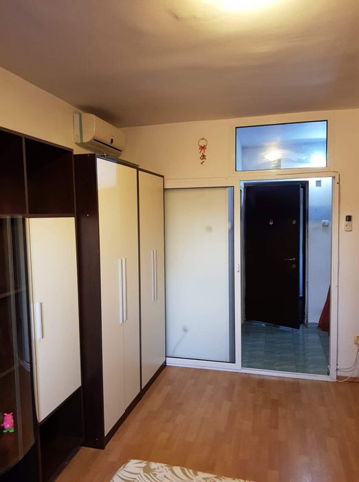 Persoana fizica închiriez garsonieră