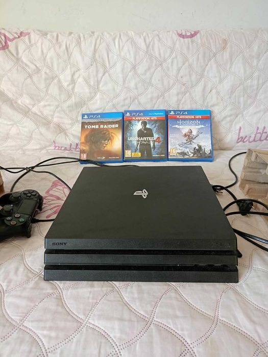 пе4 ПРО с вградена оригинална Фортнаит и още 3 невероятни игри