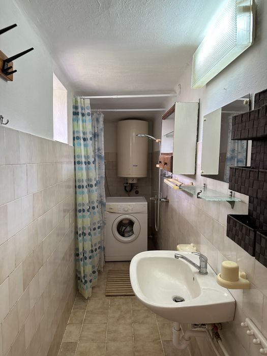 Vand casa Ungaria 15km de la vama Bors