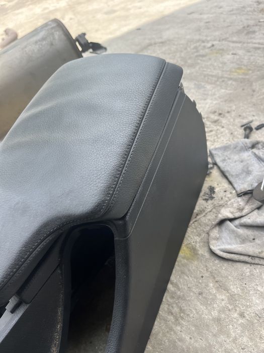 Подлакътник бмв ф30 ф31 bmw f30 f31 барче и подлакътник