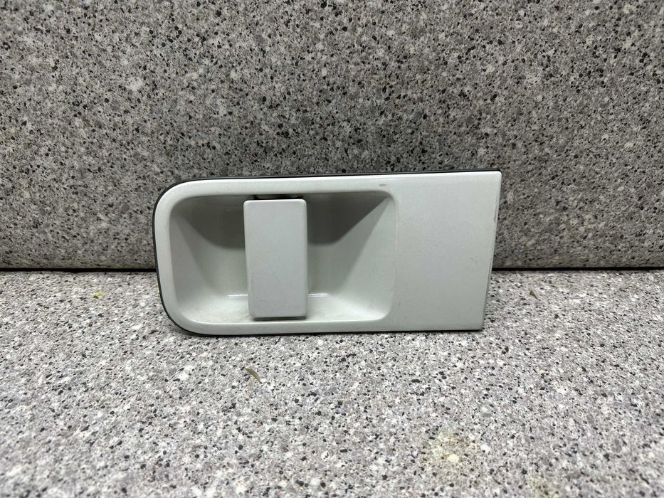 Ручка откатной раздвижной двери на Ниссан Эльгранд Е51