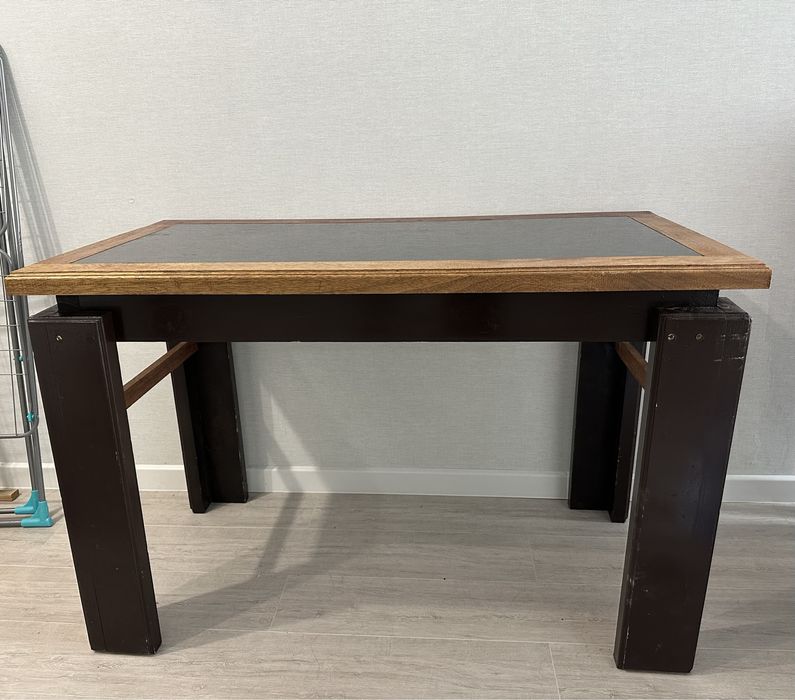 Продам деревянный стол