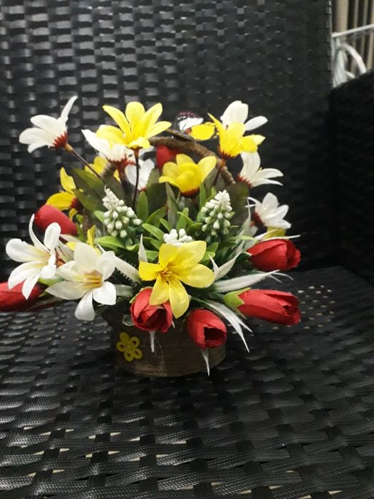 Цветы в горшочках