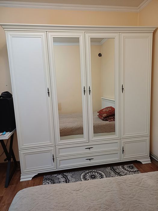 Шкаф от спального гарнитура