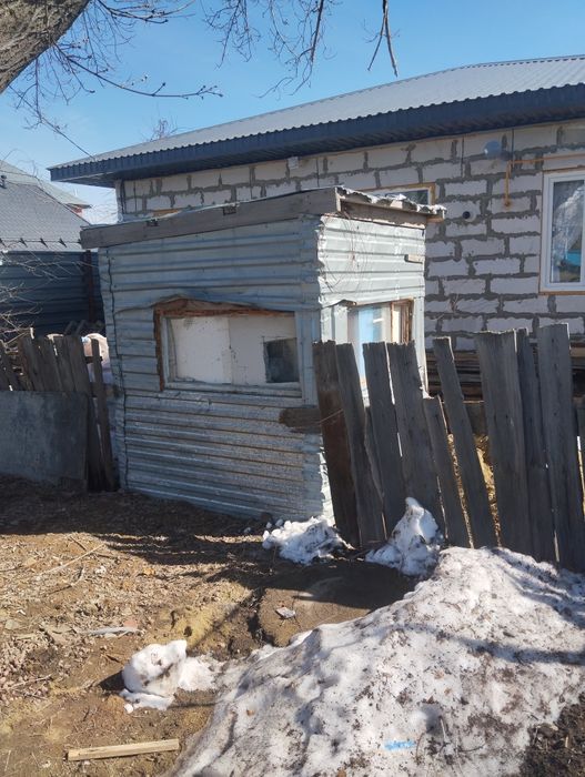 Продам сторожку размеры 2:2