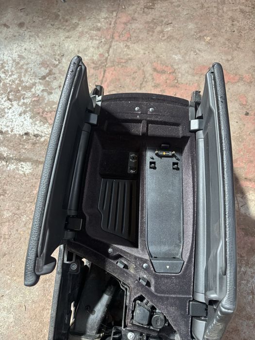 Bmw f10 f11 Подлакътник