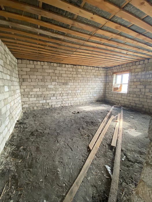 Жер үй сатылады.