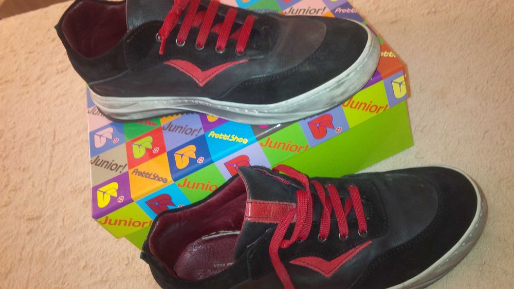 Юношески спортни обувки, номер 39