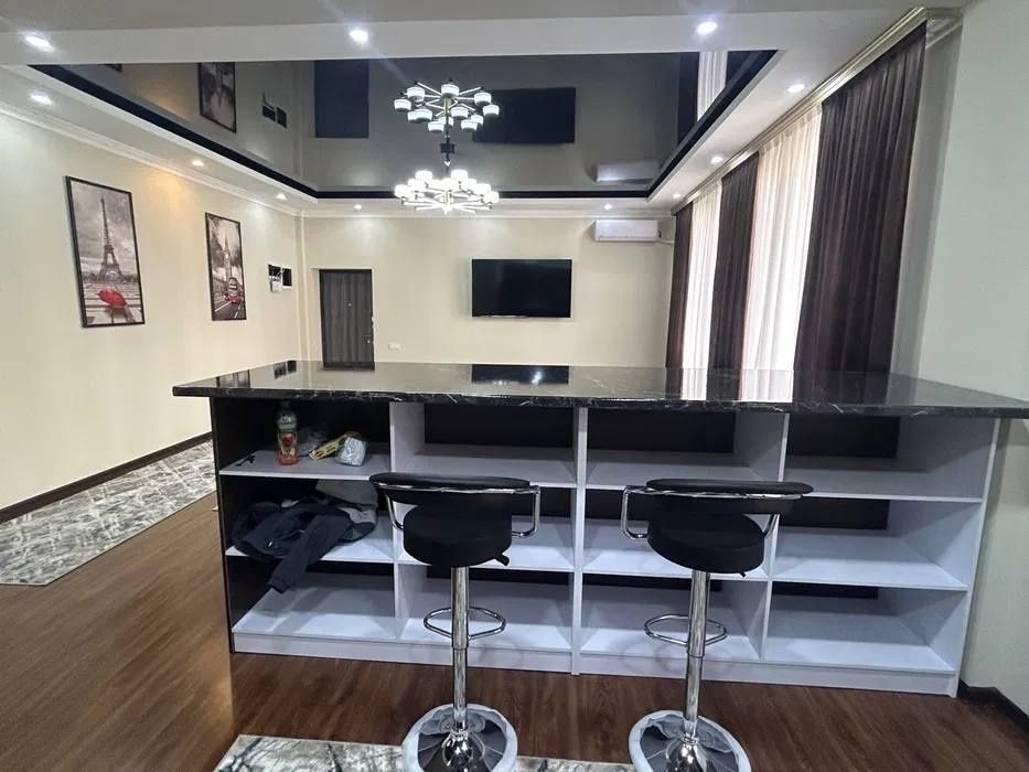 АРЕНДА  квартира! Евро ремонт, лифт, охрана бор