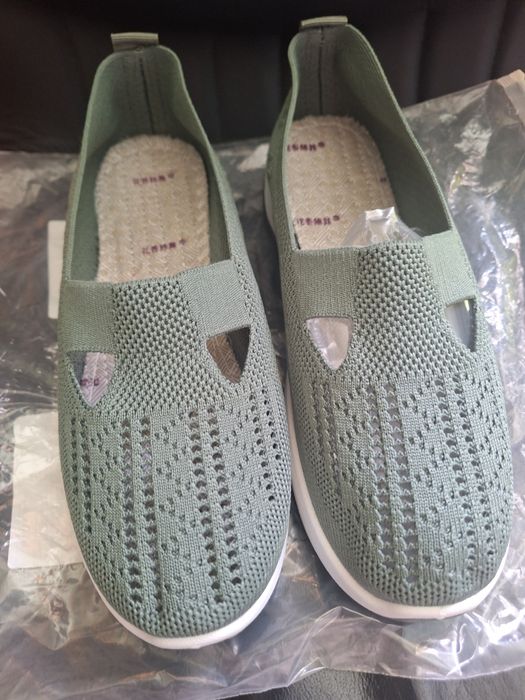 Кроссовки размер 39