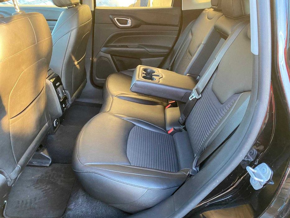 Dezmembrez Jeep Compass II 1.6d turbo/bara compass/capota/far/aripa/