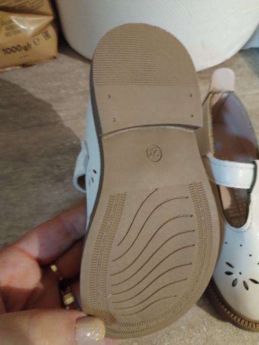 Pantofi fetița noi mărimea 24