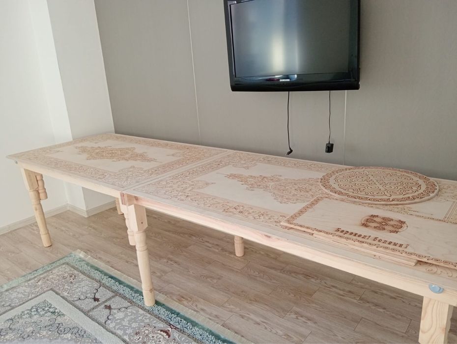 Продам стол 3 метровый