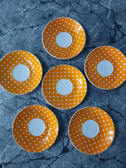 Продам блюдца тарелочки кружки