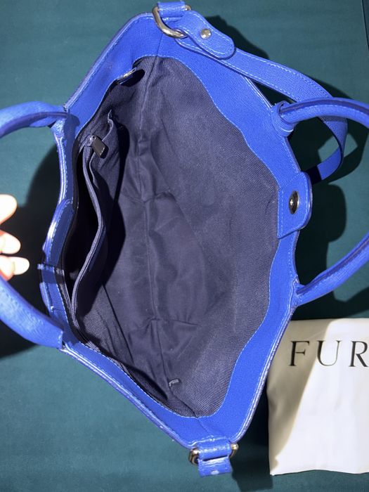 Стилна синя чанта Furla