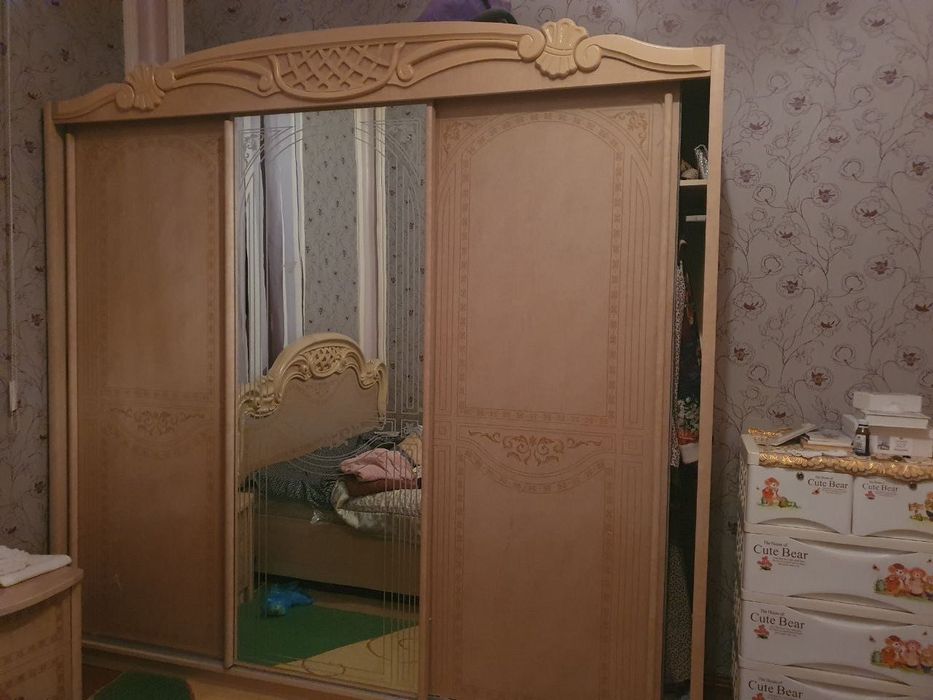 Продам шифоньер и односпальную кроватку качество хорошая недорого