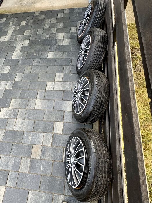 Vand set jante +anvelope vara 175 60 r15 in stare buna