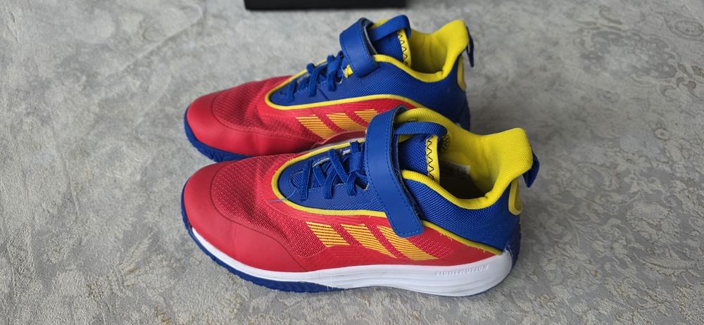 Adidas baschet pentru copii - marime 37 si 1/3