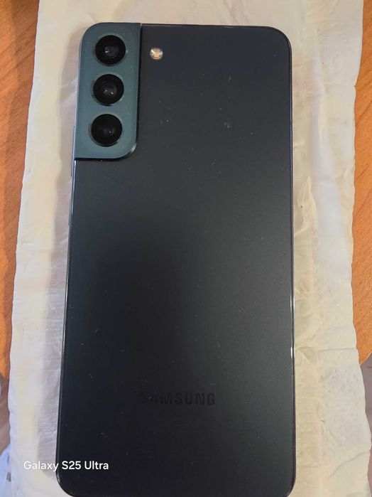 Продавам SAMSUNG S22 + 256GB