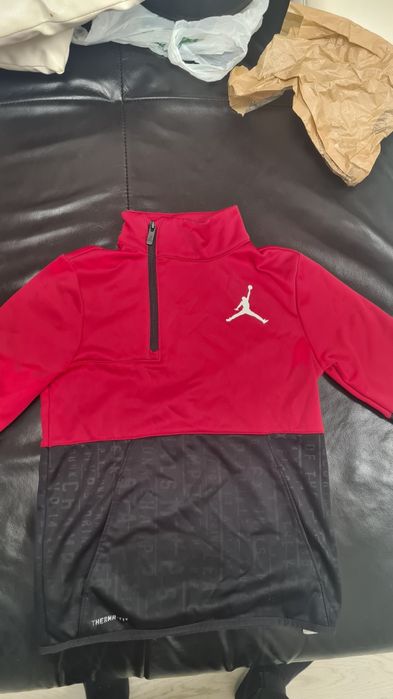 Оригиналенно горнище на Jordan