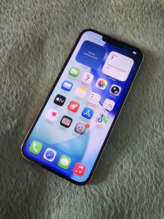 Vând iphone 13 pro max Gold