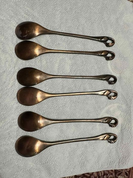 Vand lingurițe vechi decorative provenite din moștenire