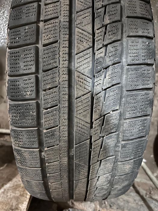 Зимние резины 245/45/18