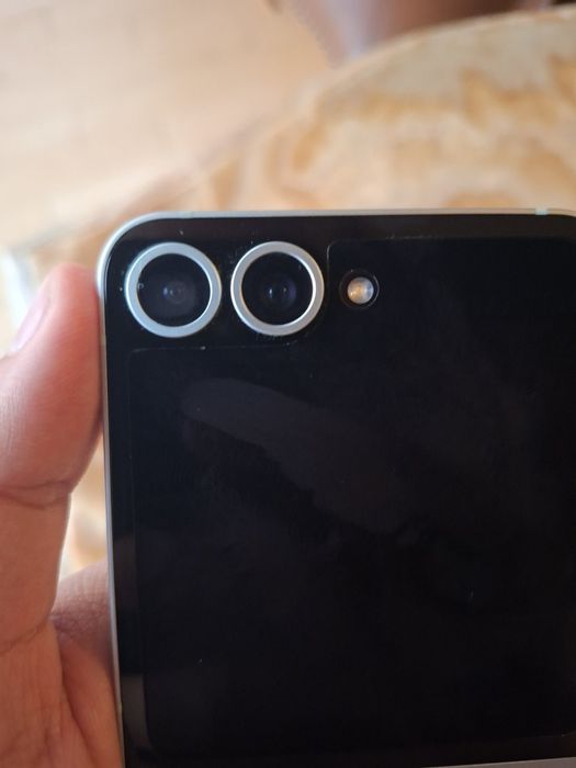 Samsung Galaxy Z Flip  6
