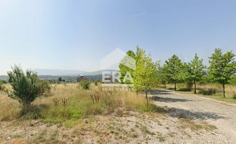 Парцел за продажба с разрешение за строеж в гр. Банкя