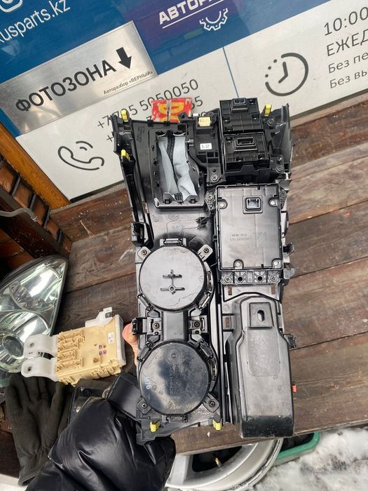 Центральная консоль Lexus NX200