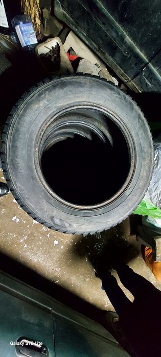 Зимние шины б/у                             .