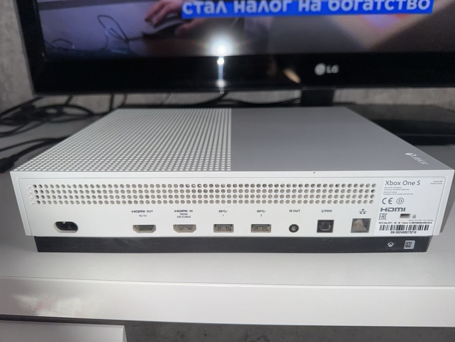 Консоль Xbox One S | Все Кабели | Три Игры | Нет контроллеров