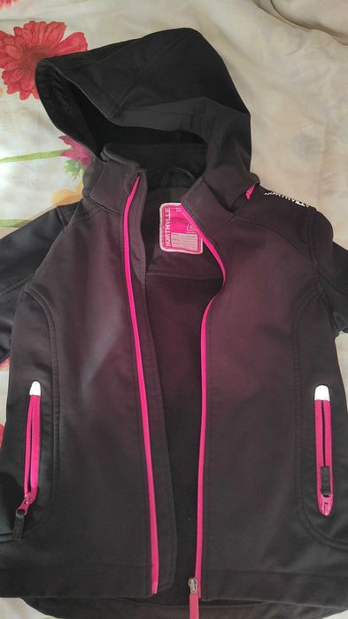 Яке софтшел р.140 черно за момиче.