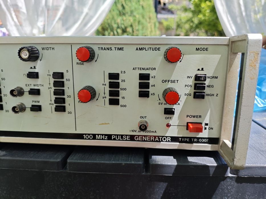 EMG TR-0308 (100 MHz Pulse Generator