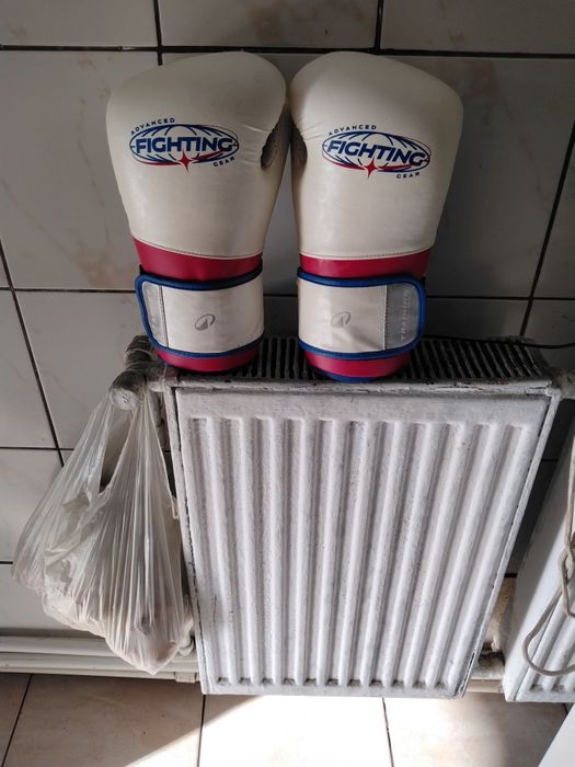 Vând mănuși de box in Ploiesti Prahova