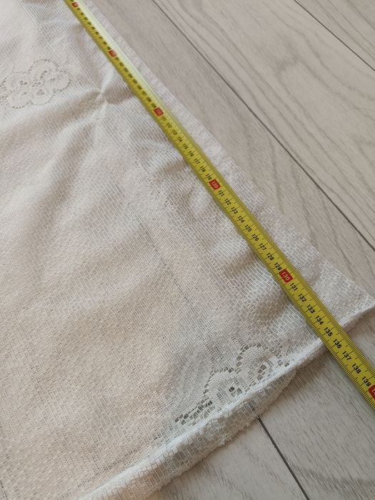 Perdea alba cu flori