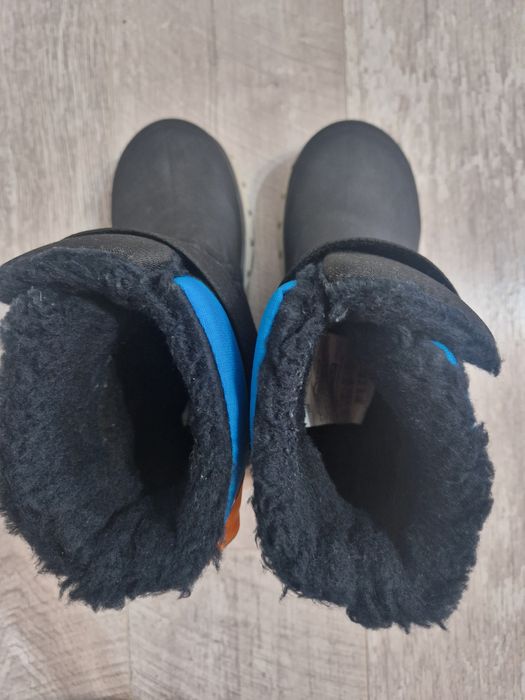 Cizme impermeabile călduroase Quechua marimea 38