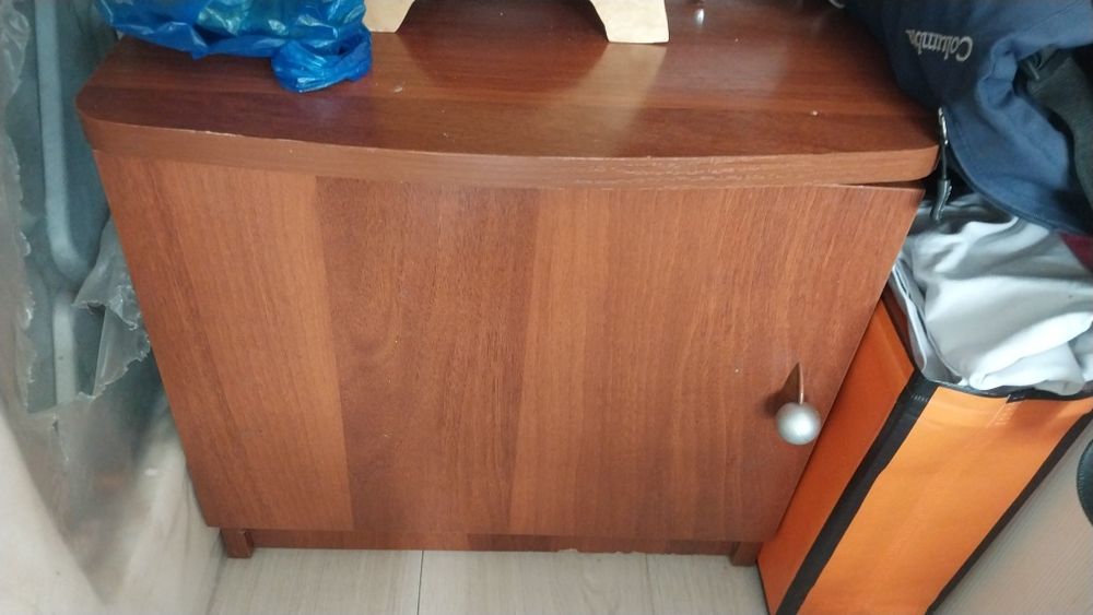 Продам стол шкаф