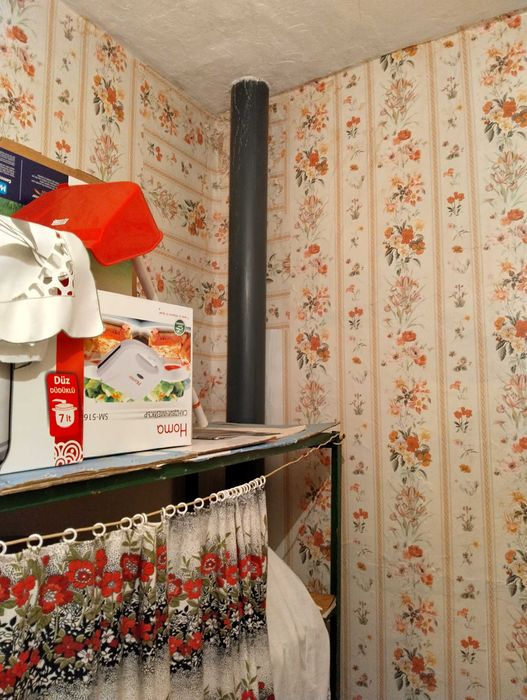 Продава разширена , вътрешна гарсонера