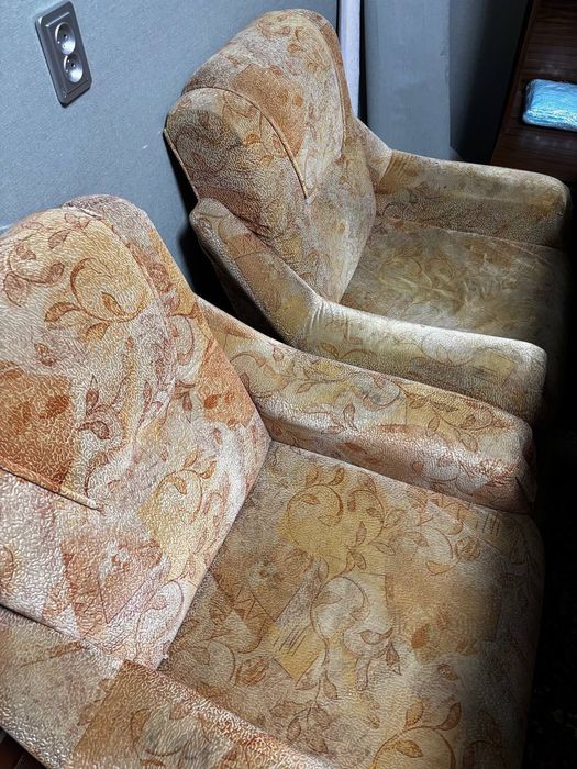 Продам Кресла 2 шт