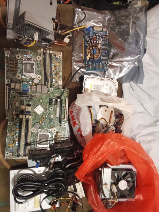 Placă de bază sursă cooler hdd radiator conectică