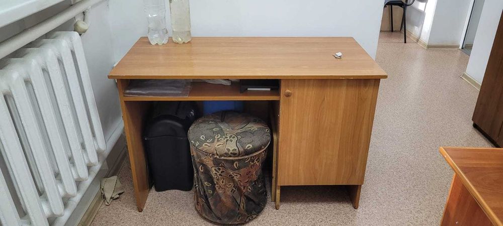 Продам столы офисные, б/у.