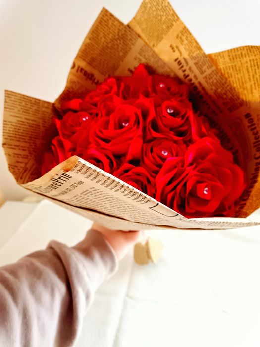 Buchet din 11 trandafiri din satin