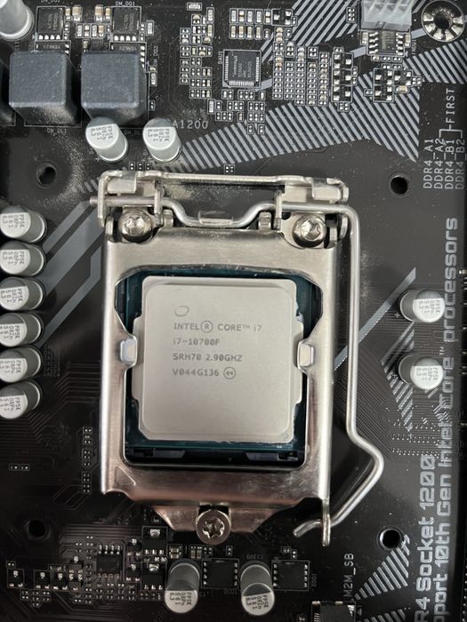 Core i7 10700F в паре с мат платой