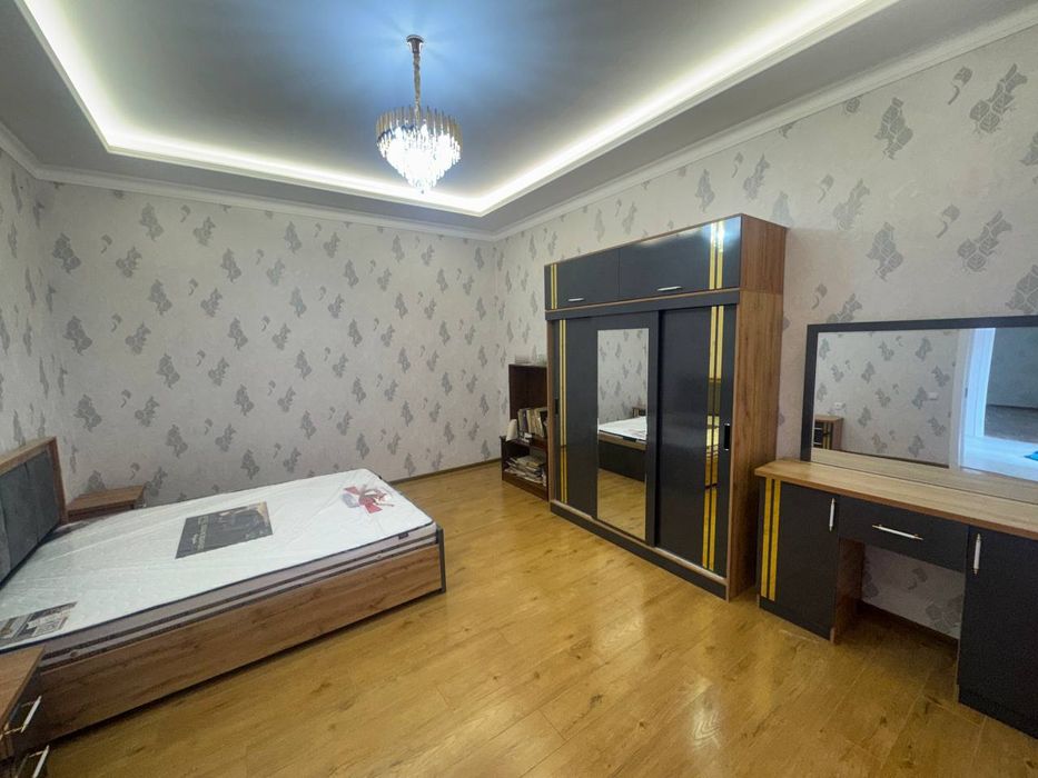 Eshon Guzarda 4.хонали 4-сотих Учаска Ховли Узок Муддатга Берилади