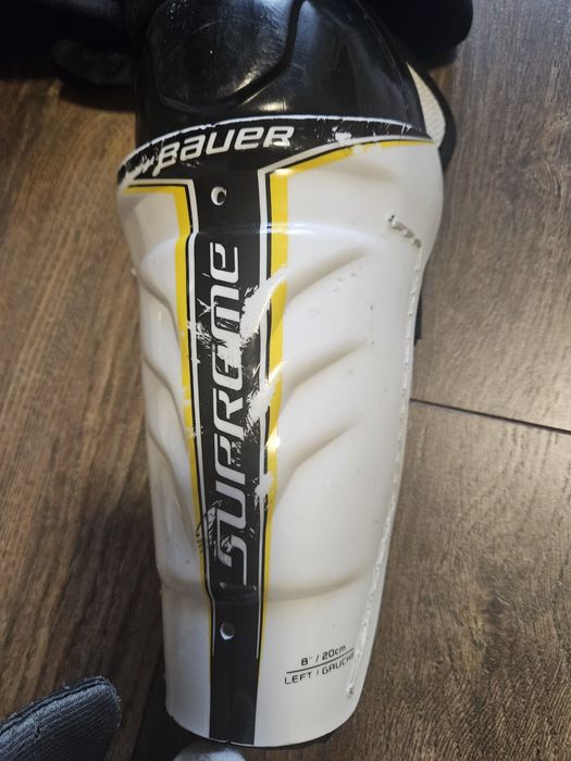 Продавам хокейна екипировка  Warrior