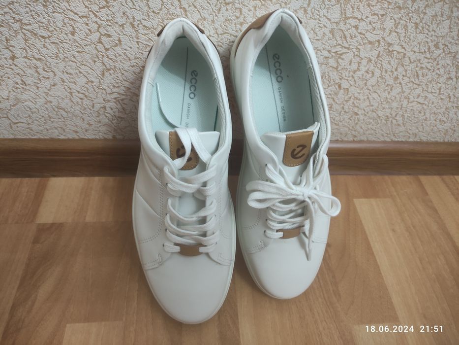 Кроссовки ЭССО оригинал