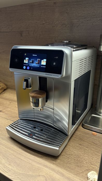 Philips Café Aromis серия 8000 с AI асистент